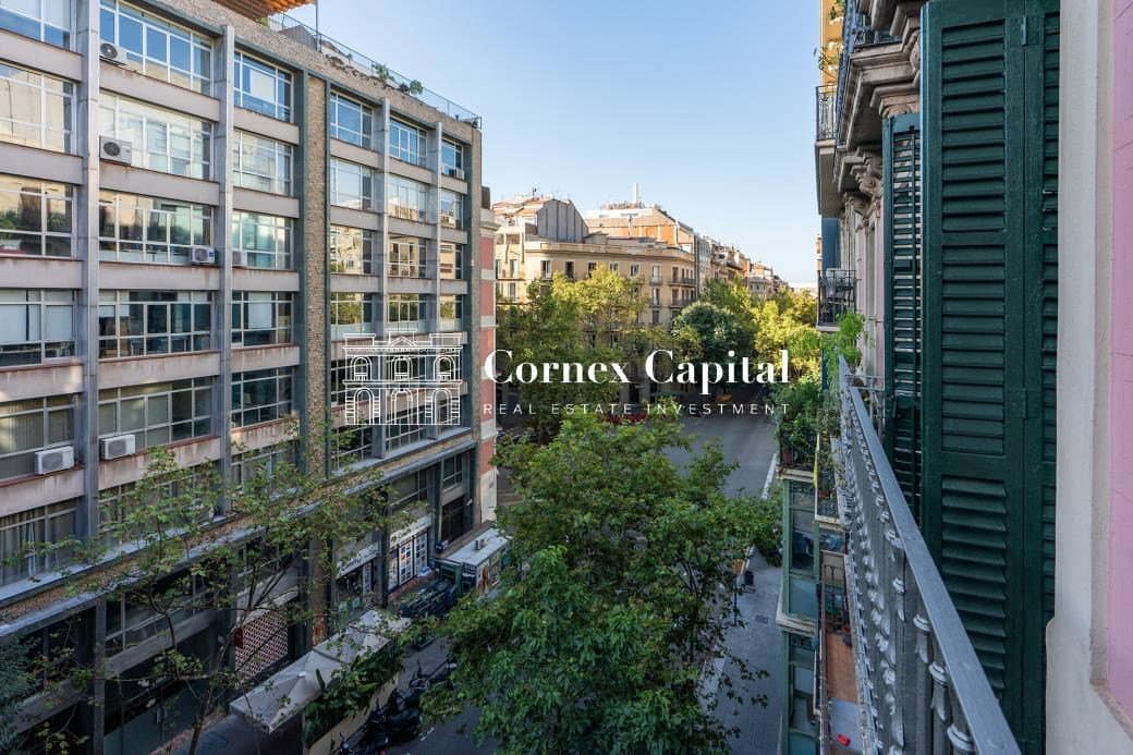 3 quarto Apartamento para arrendar em Barcelona cidade - 2 800 € (Ref: 10091537)