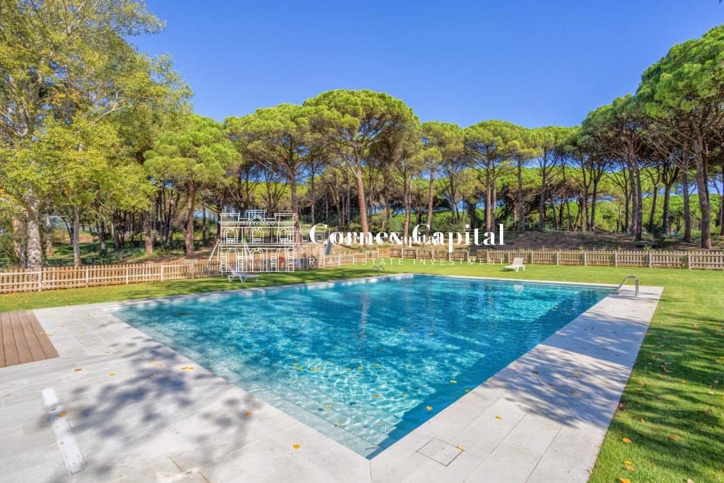 4 camera da letto Appartamento da affittare in Gualta con piscina garage - 2.500 € (Rif: 10120254)