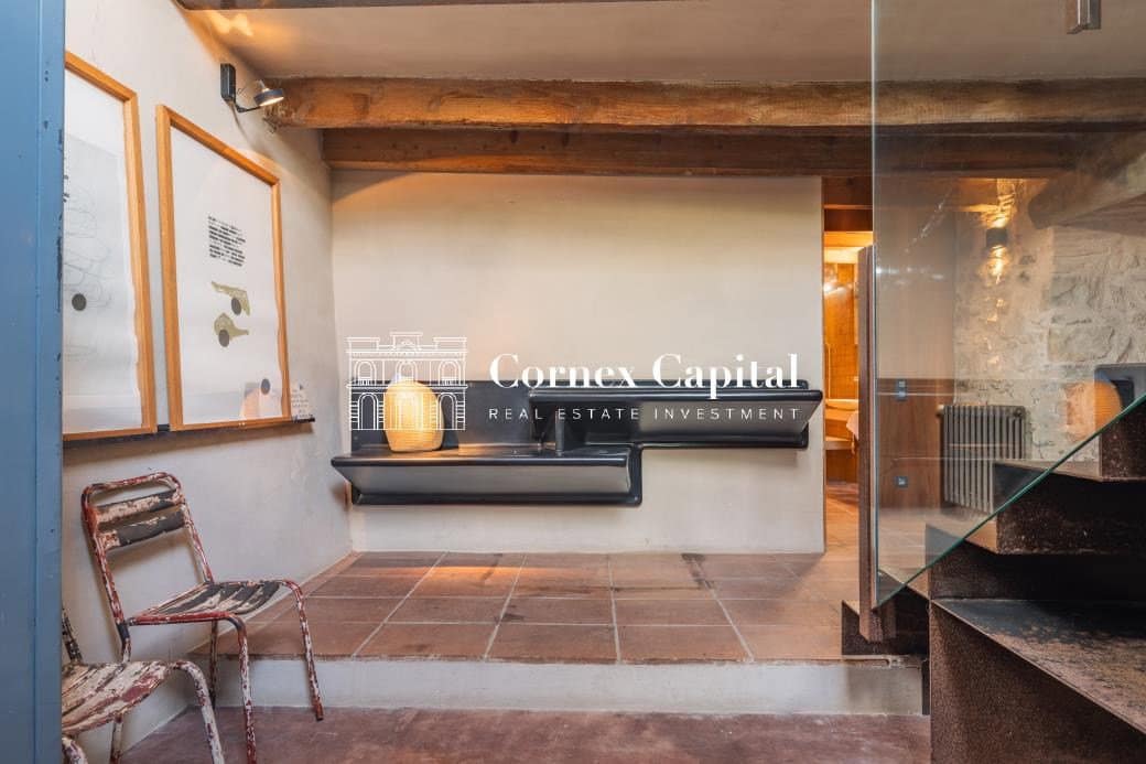 4 soverom Hus til salgs i Jafre med svømmebasseng garasje - € 645 000 (Ref: 10139779)