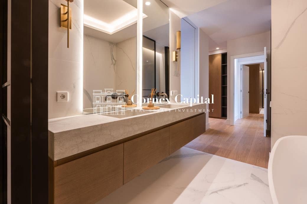 3 sypialnia Apartament na sprzedaż w Miasto Barcelona - 2 550 000 € (Ref: 10161853)
