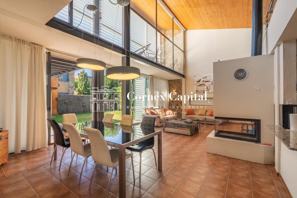 4 soverom Villa til salgs i Albons med svømmebasseng garasje - € 690 000 (Ref: 10172798)