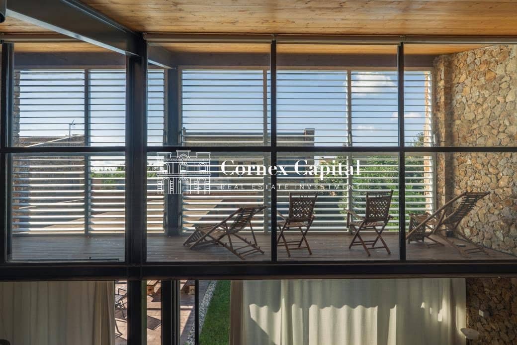 4 soverom Villa til salgs i Albons med svømmebasseng garasje - € 690 000 (Ref: 10172798)