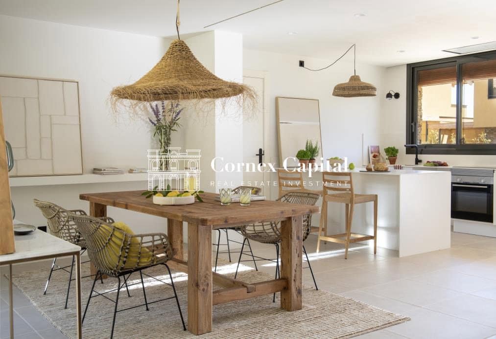 4 Zimmer Reihenhaus zu vermieten in Regencos mit Pool Garage - 3.500 € (Ref: 10183200)