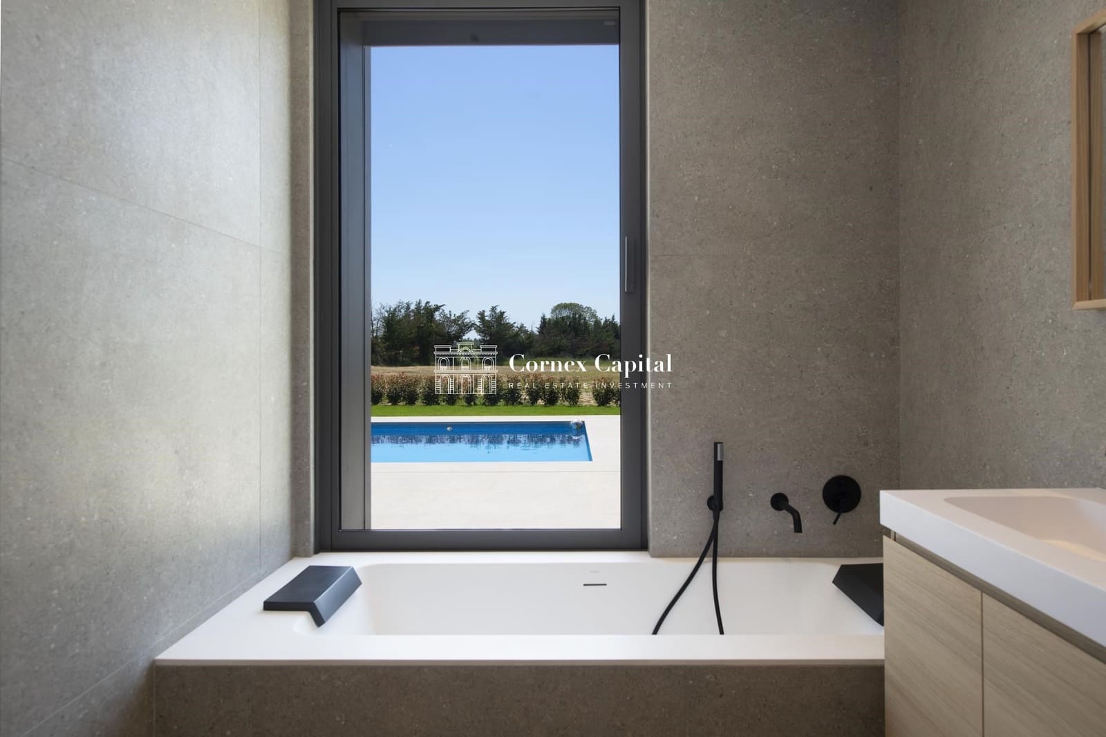 3 soveværelse Villa til salg i Navata med swimmingpool garage - € 1.075.000 (Ref: 6972041)