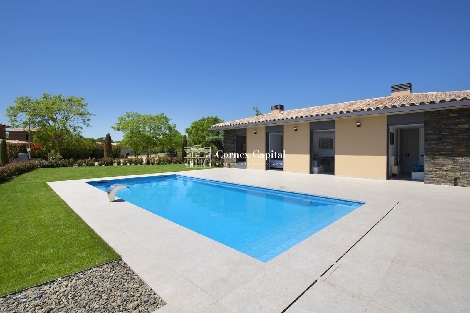 3 soveværelse Villa til salg i Navata med swimmingpool garage - € 1.075.000 (Ref: 6972041)