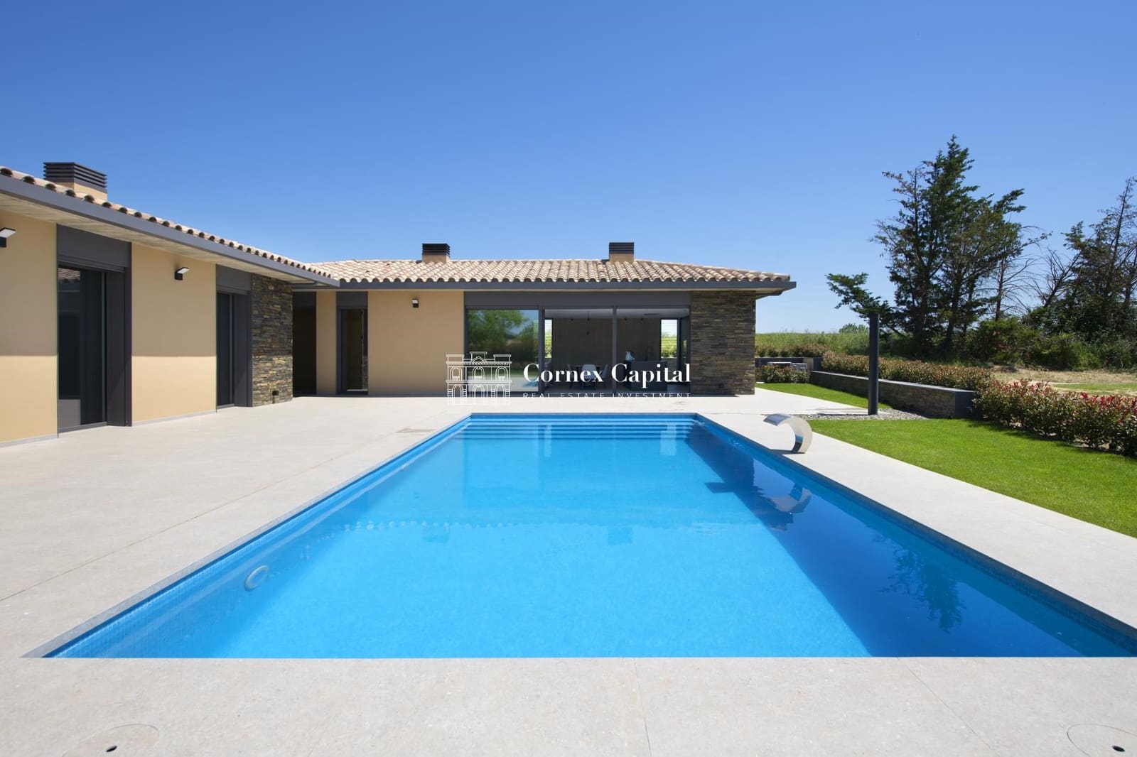 3 soveværelse Villa til salg i Navata med swimmingpool garage - € 1.075.000 (Ref: 6972041)