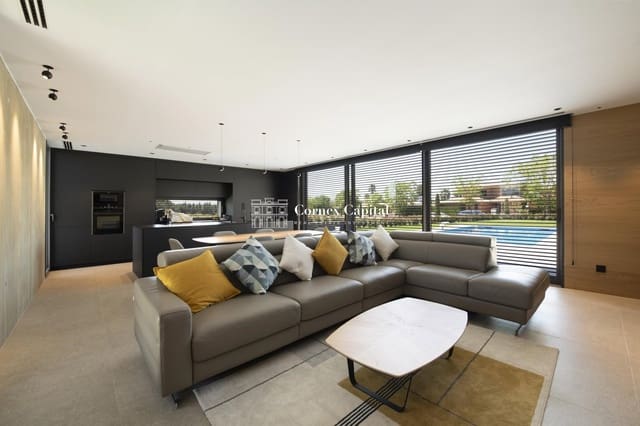 Chalet de 3 habitaciones en Navata en venta con piscina garaje - 1.175.000 € (Ref: 6972041)