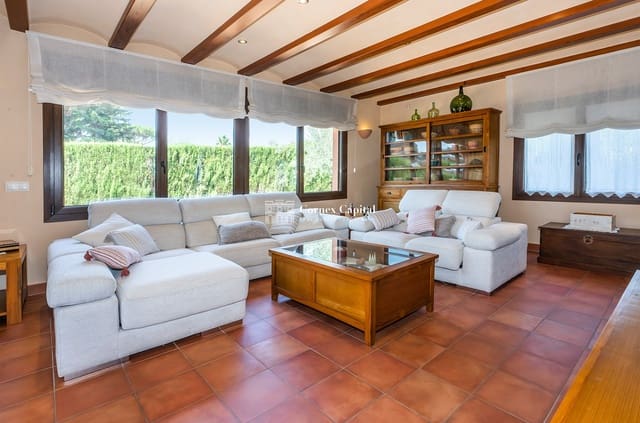 4 bedroom Villa for sale in Mont-ras with pool garage - € 1,150,000 (Ref: 7018243)
