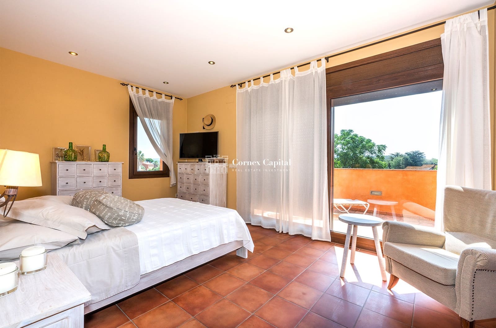 4 soveværelse Villa til salg i Mont-ras med swimmingpool garage - € 1.150.000 (Ref: 7018243)