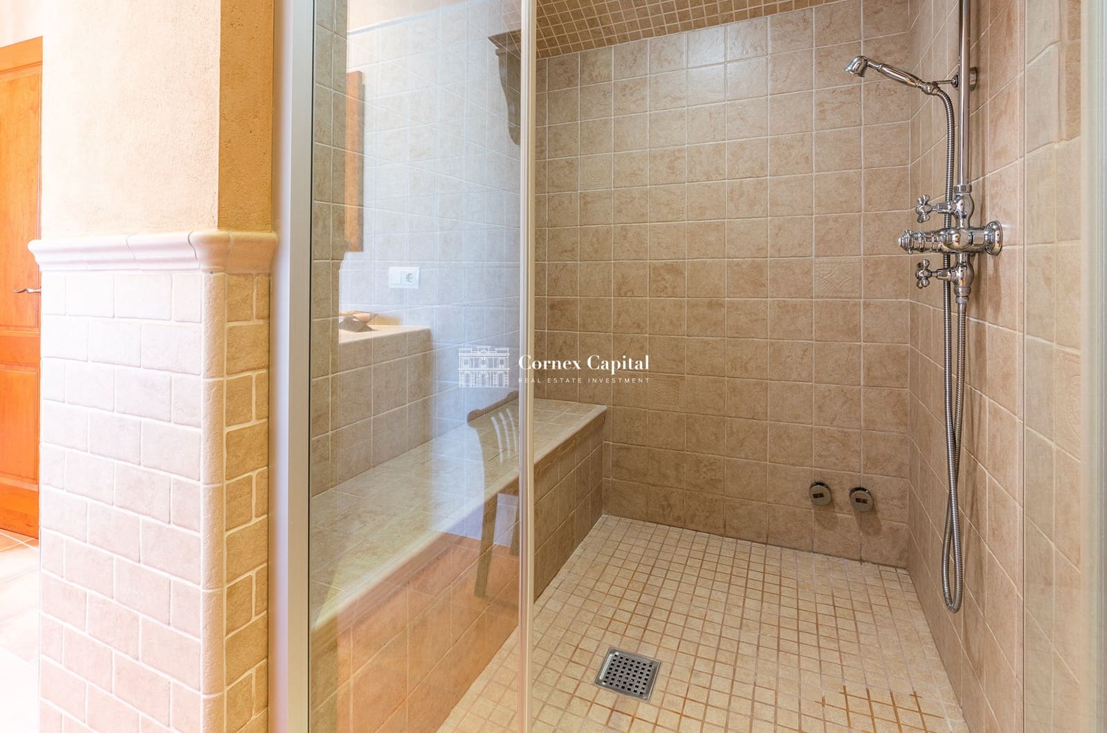 4 soveværelse Villa til salg i Mont-ras med swimmingpool garage - € 1.150.000 (Ref: 7018243)