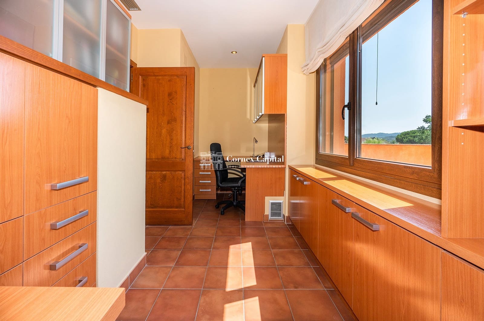 4 soveværelse Villa til salg i Mont-ras med swimmingpool garage - € 1.150.000 (Ref: 7018243)