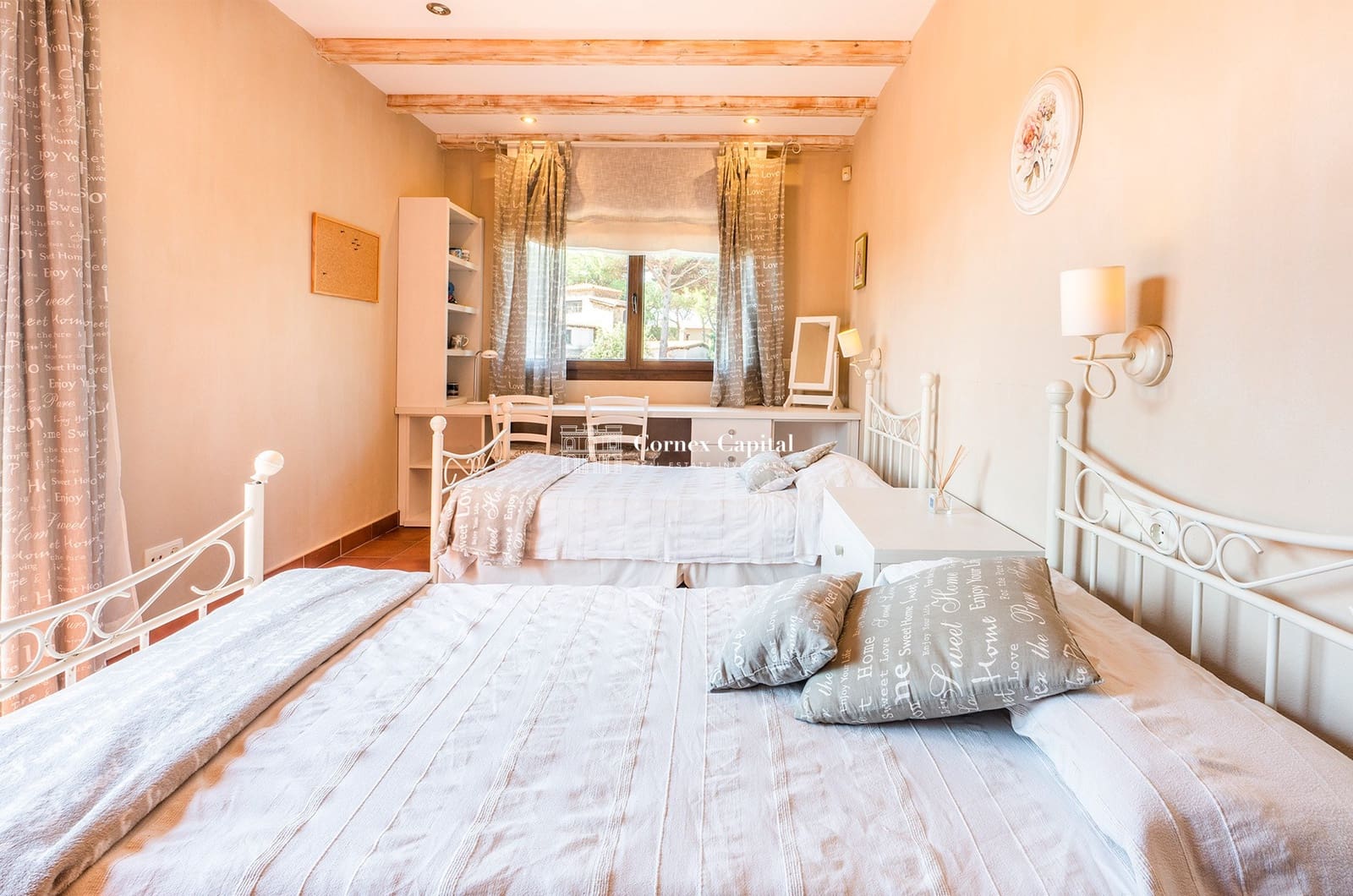 4 soveværelse Villa til salg i Mont-ras med swimmingpool garage - € 1.150.000 (Ref: 7018243)