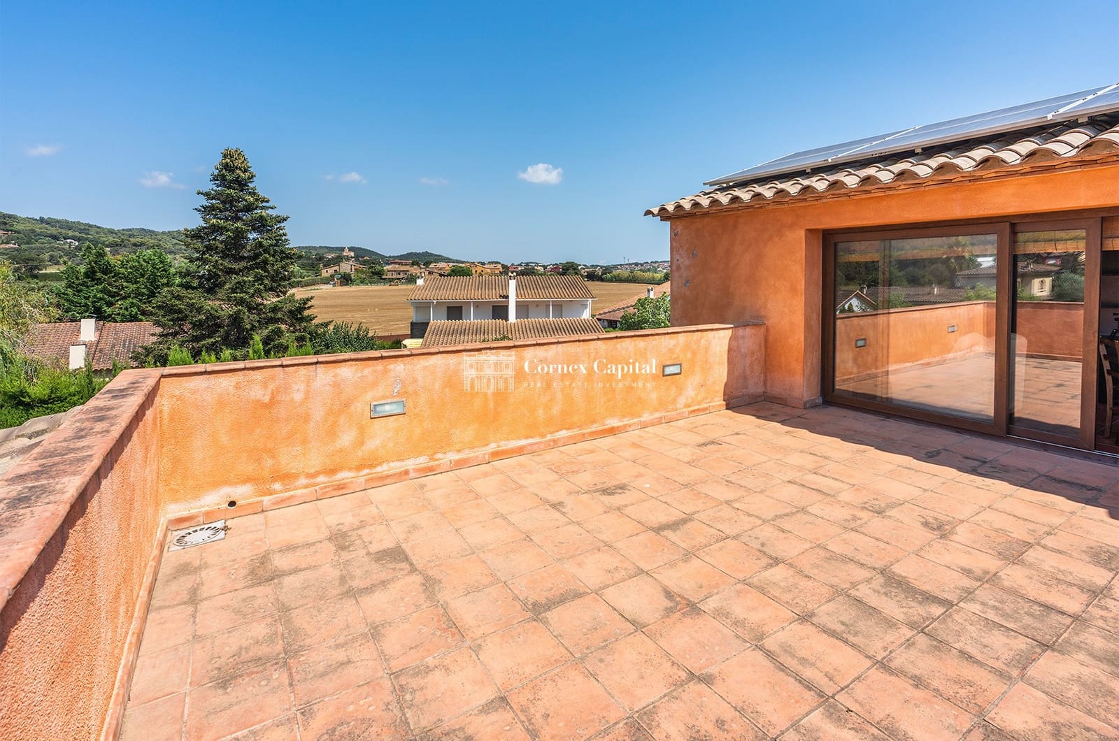 4 soveværelse Villa til salg i Mont-ras med swimmingpool garage - € 1.150.000 (Ref: 7018243)