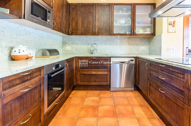 4 chambre Villa/Maison à vendre à Mont-ras avec piscine garage - 1 150 000 € (Ref: 7018243)