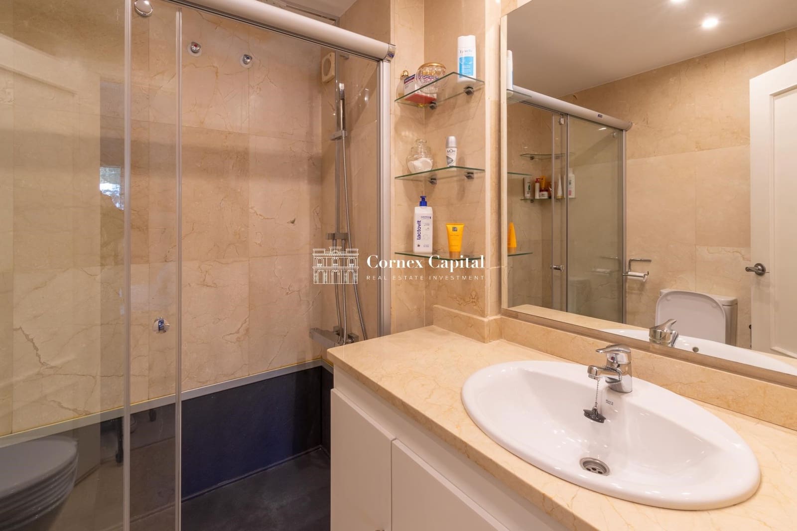 3 soveværelse Lejlighed til salg i S'Agaro med swimmingpool garage - € 390.000 (Ref: 7363494)