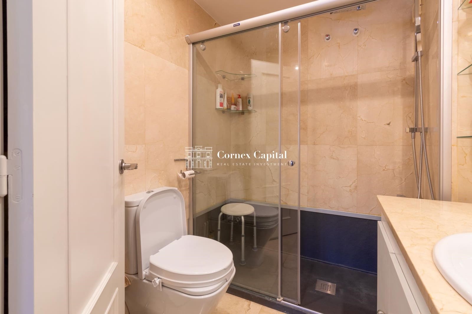 3 soveværelse Lejlighed til salg i S'Agaro med swimmingpool garage - € 390.000 (Ref: 7363494)