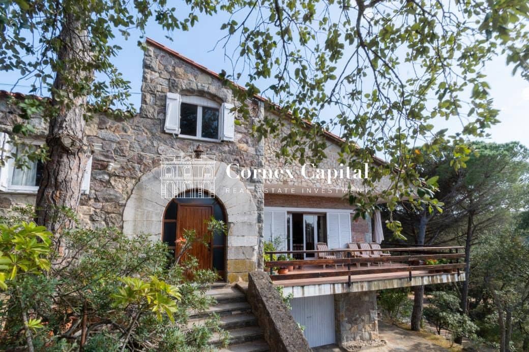 5 bedroom Villa for sale in Castell d'Aro with pool garage - € 795,000 (Ref: 7618765)