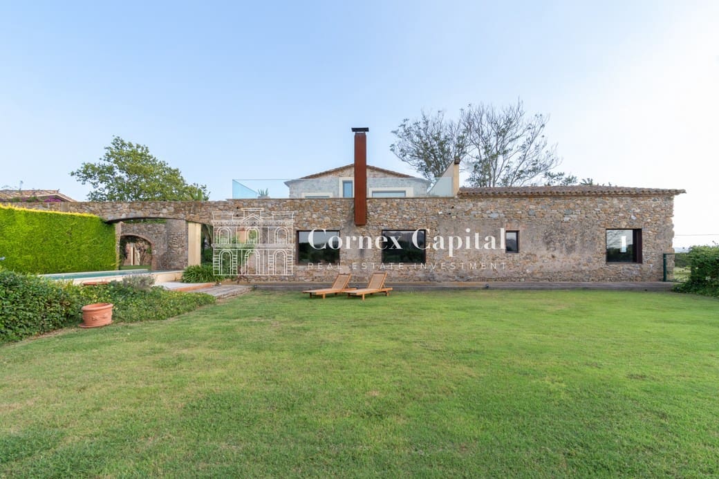 6 bedroom Villa for rent in Pals with pool garage - € 9,950 (Ref: 7703991)