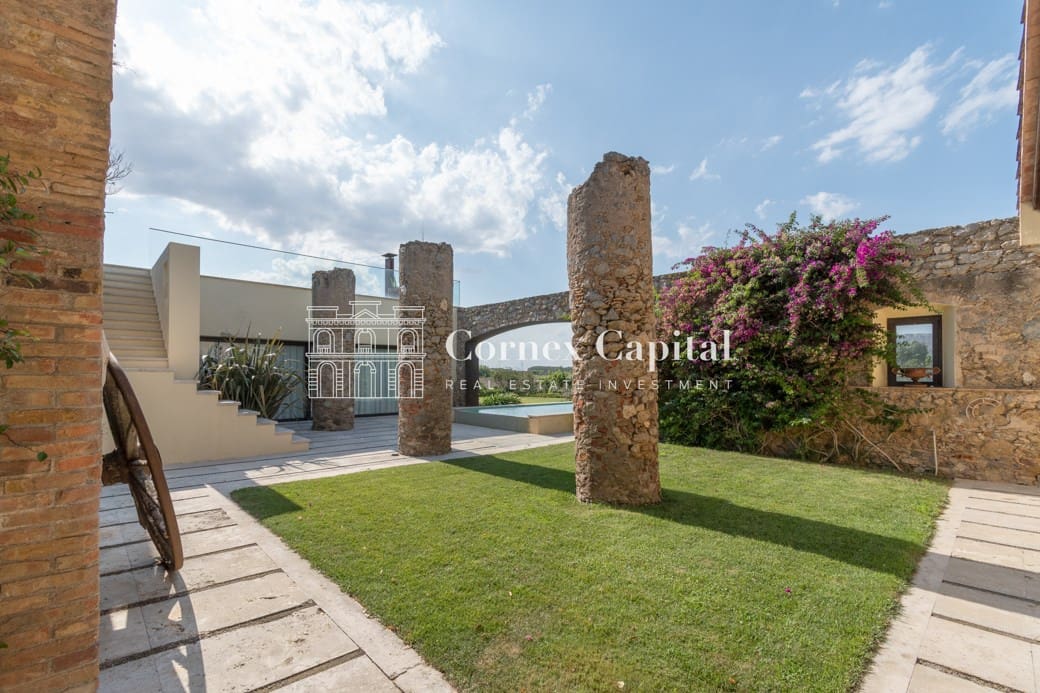 6 bedroom Villa for rent in Pals with pool garage - € 9,950 (Ref: 7703991)