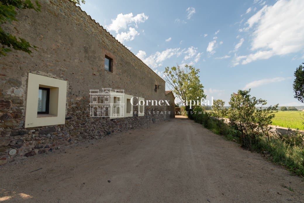 6 bedroom Villa for rent in Pals with pool garage - € 9,950 (Ref: 7703991)