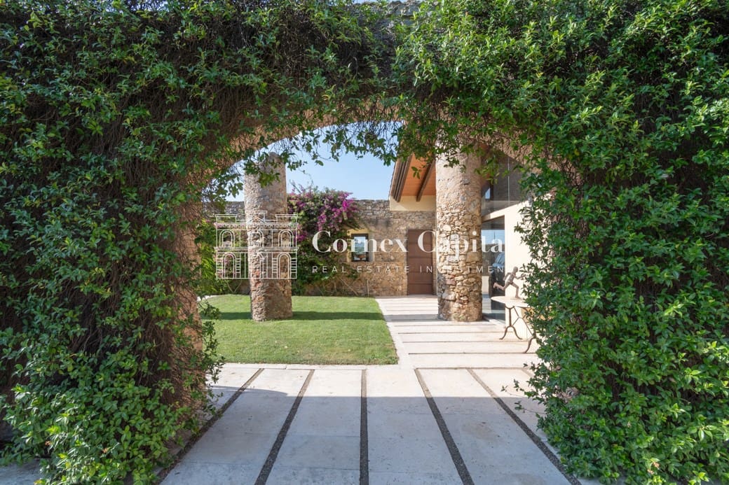 6 bedroom Villa for rent in Pals with pool garage - € 9,950 (Ref: 7703991)