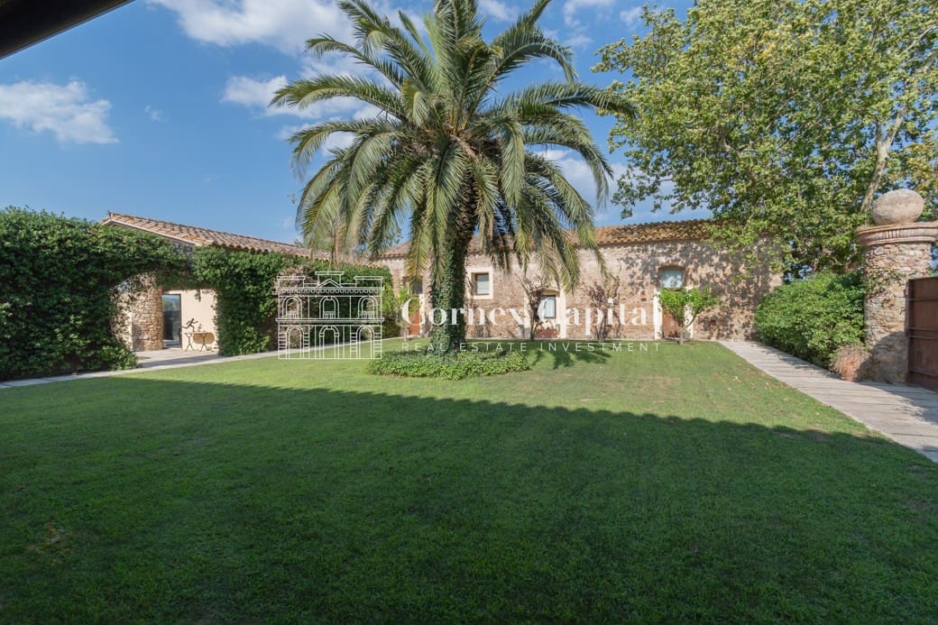 6 bedroom Villa for rent in Pals with pool garage - € 9,950 (Ref: 7703991)