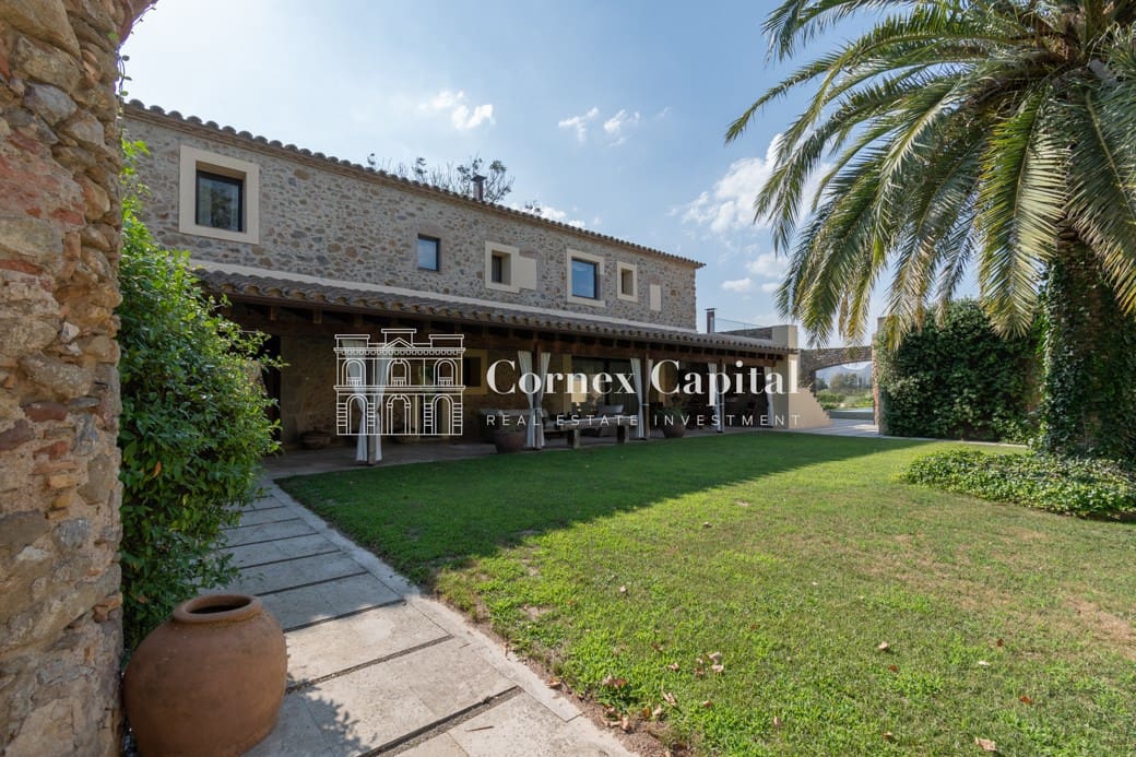 6 bedroom Villa for rent in Pals with pool garage - € 9,950 (Ref: 7703991)