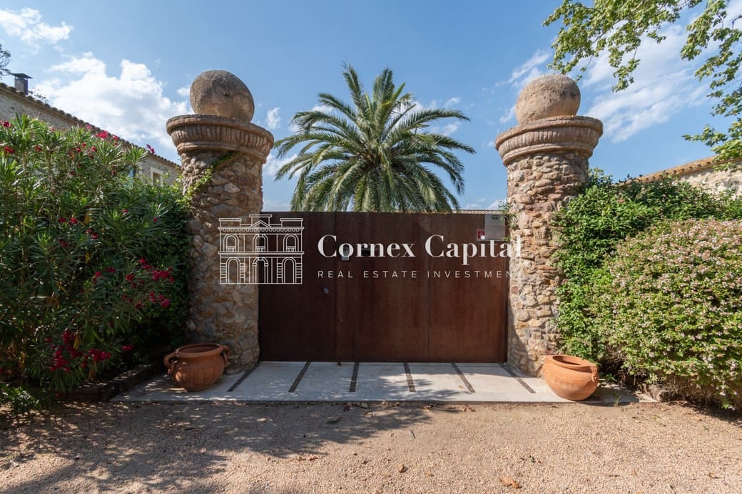 6 bedroom Villa for rent in Pals with pool garage - € 9,950 (Ref: 7703991)