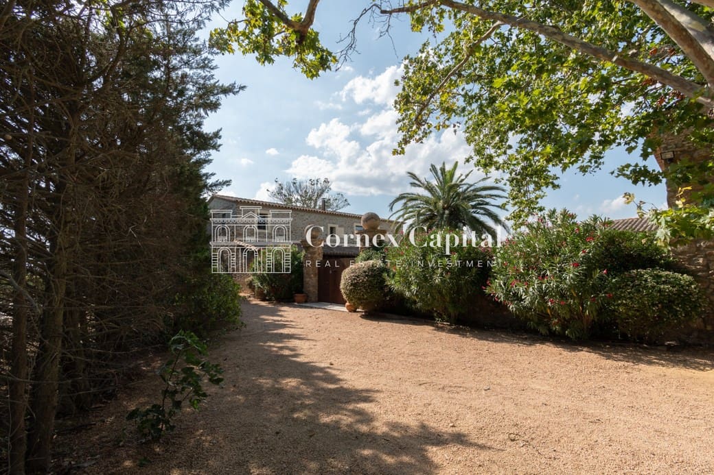 6 bedroom Villa for rent in Pals with pool garage - € 9,950 (Ref: 7703991)