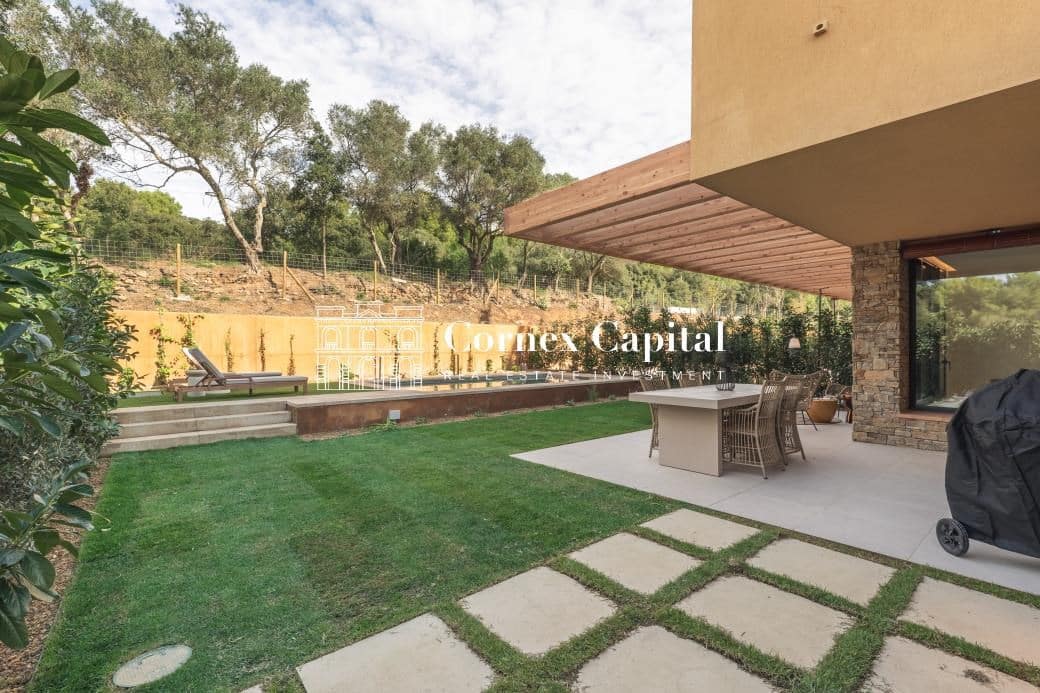 4 chambre Villa/Maison Mitoyenne à vendre à Regencos avec piscine garage - 857 000 € (Ref: 7986671)