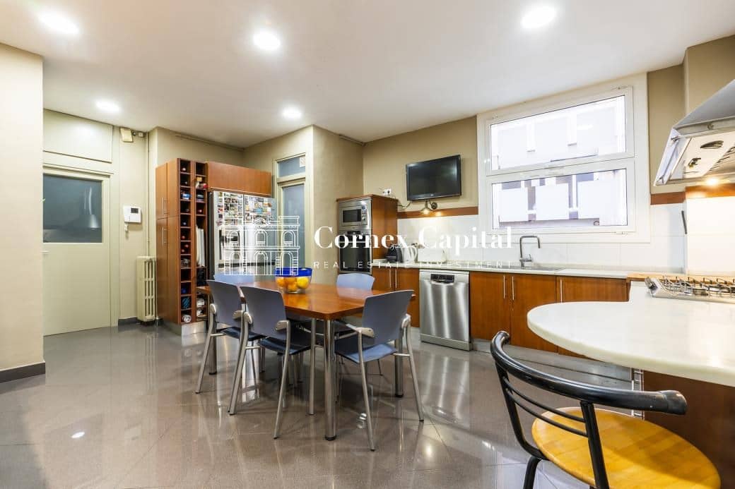 5 soveværelse Lejlighed til salg i Barcelona by med garage - € 2.300.000 (Ref: 7999850)