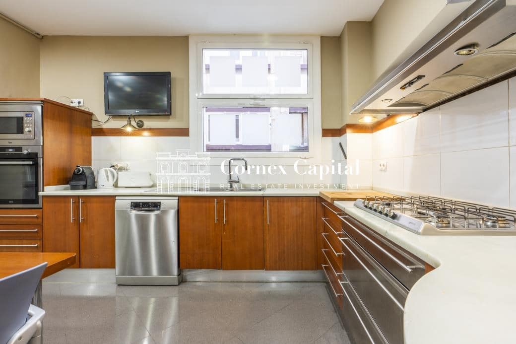 5 soveværelse Lejlighed til salg i Barcelona by med garage - € 2.300.000 (Ref: 7999850)