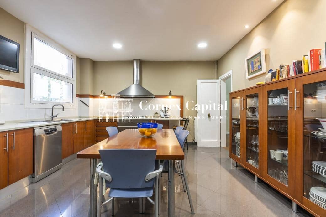 5 soveværelse Lejlighed til salg i Barcelona by med garage - € 2.300.000 (Ref: 7999850)