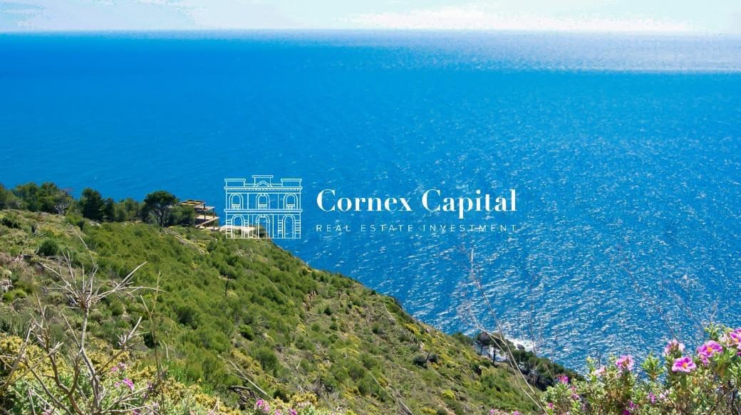 Ubebygd land til salgs i Begur - € 2 600 000 (Ref: 8120349)