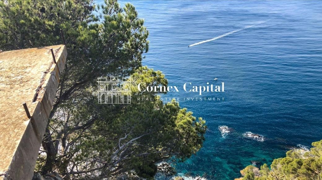 Ubebygd land til salgs i Begur - € 2 600 000 (Ref: 8120349)