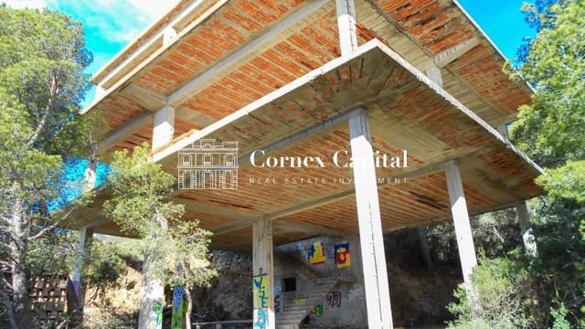 Ubebygd land til salgs i Begur - € 2 600 000 (Ref: 8120349)