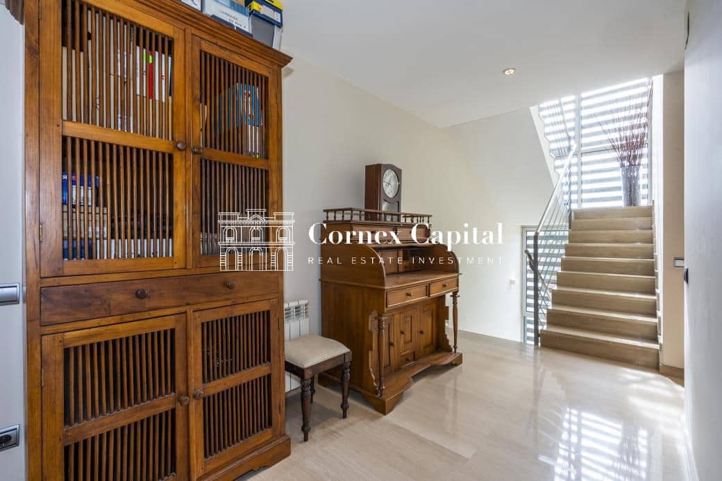 4 slaapkamer Villa te koop in Barcelona stad met garage - € 1.950.000 (Ref: 8284969)