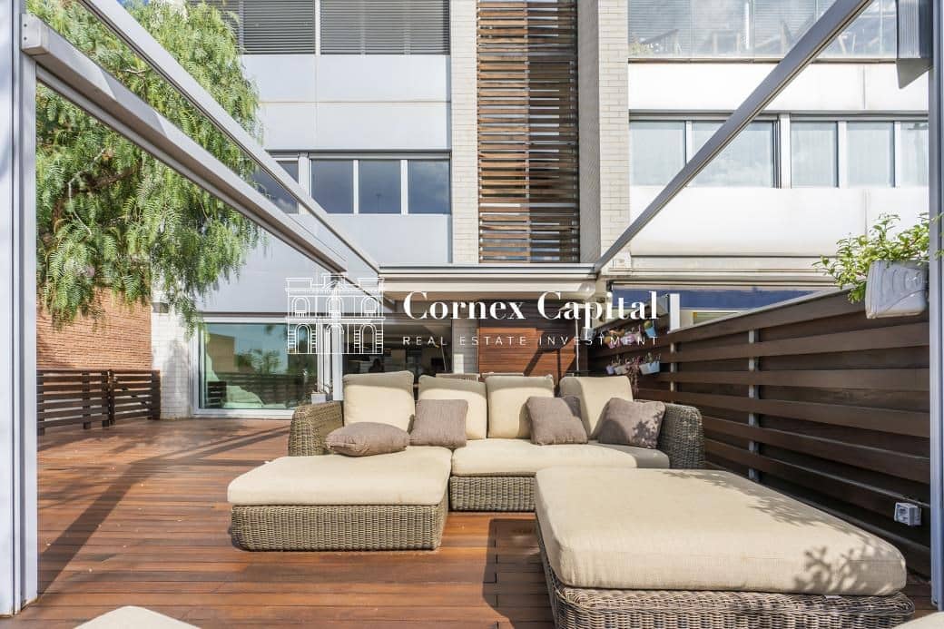 4 slaapkamer Villa te koop in Barcelona stad met garage - € 1.950.000 (Ref: 8284969)