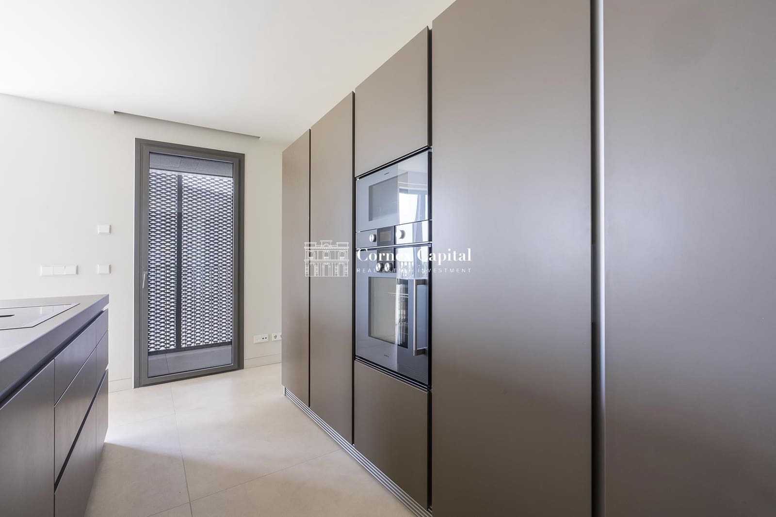 3 soveværelse Lejlighed til leje i Barcelona by med swimmingpool garage - € 4.950 (Ref: 8313701)