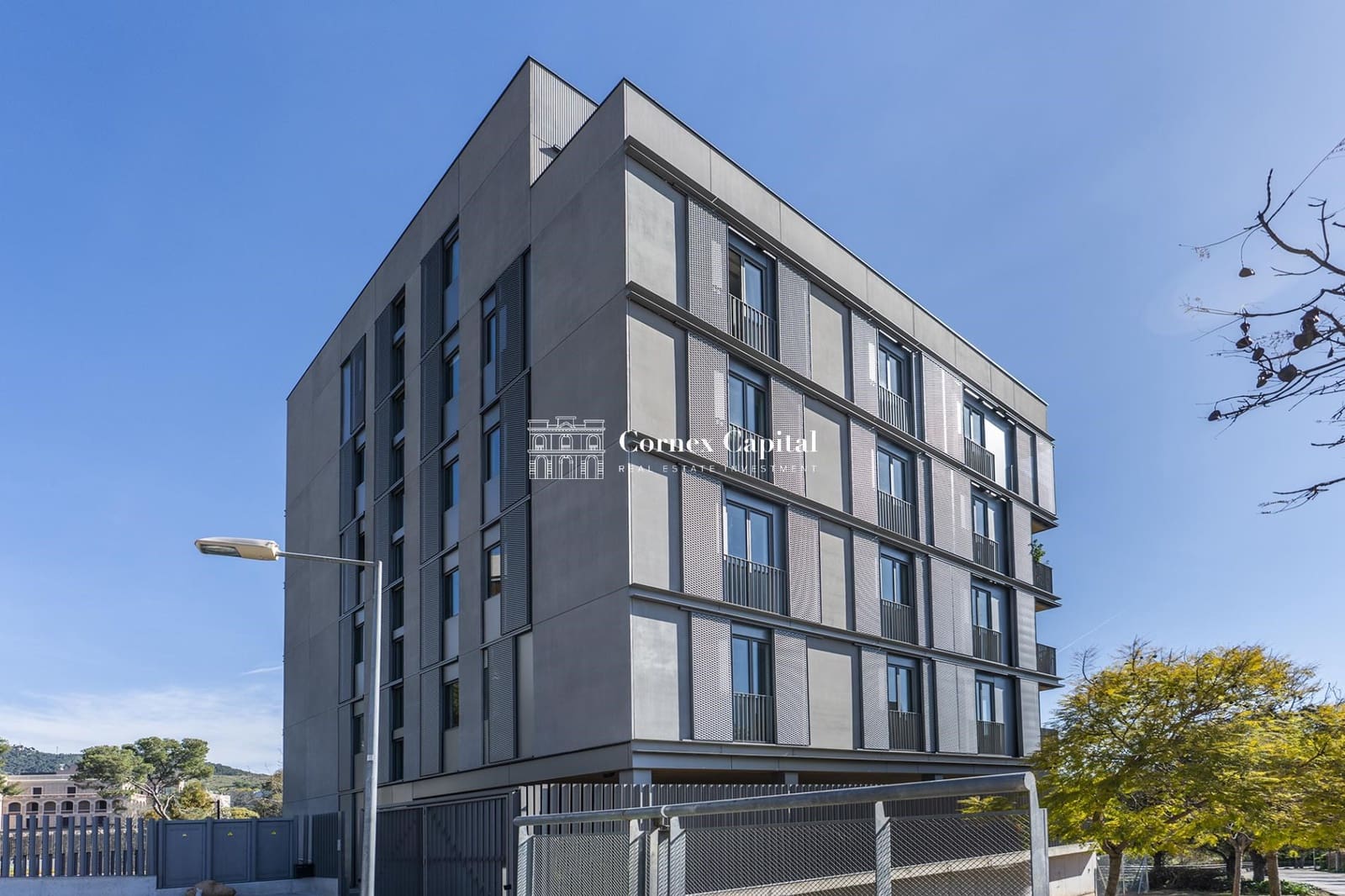 3 soveværelse Lejlighed til leje i Barcelona by med swimmingpool garage - € 4.950 (Ref: 8313701)