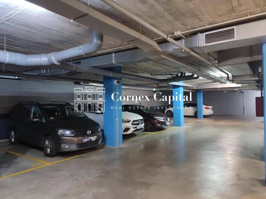 Garage til salg i Barcelona by - € 32.000 (Ref: 8344640)