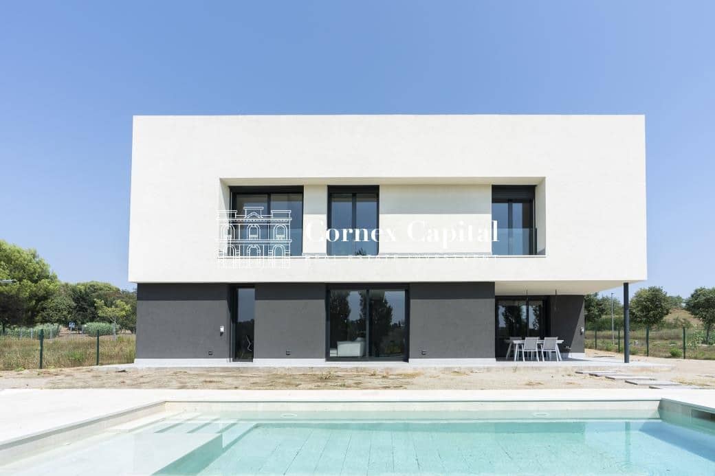 Chalet de 4 habitaciones en La Roca del Vallès en venta con piscina garaje - 1.235.000 € (Ref: 8371250)