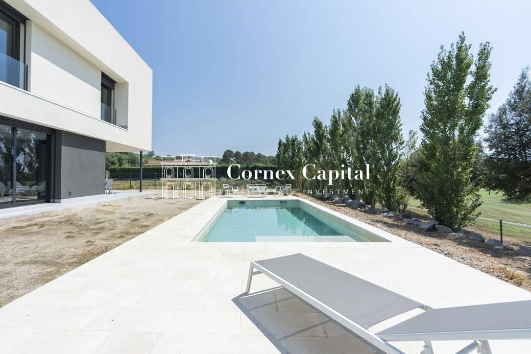 Chalet de 4 habitaciones en La Roca del Vallès en venta con piscina garaje - 1.235.000 € (Ref: 8371250)
