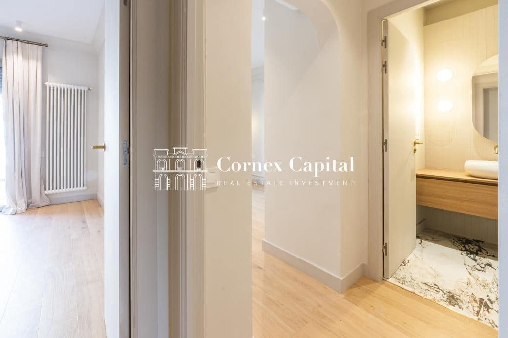 4 soveværelse Lejlighed til salg i Barcelona by - € 1.100.000 (Ref: 8385667)