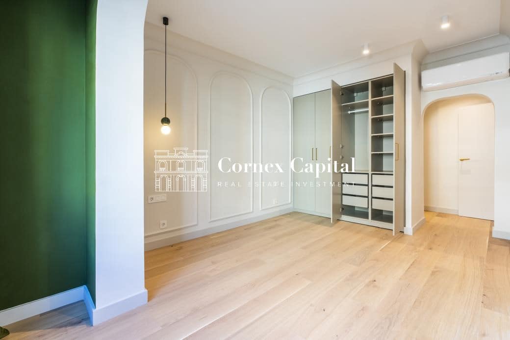 4 soveværelse Lejlighed til salg i Barcelona by - € 1.100.000 (Ref: 8385667)