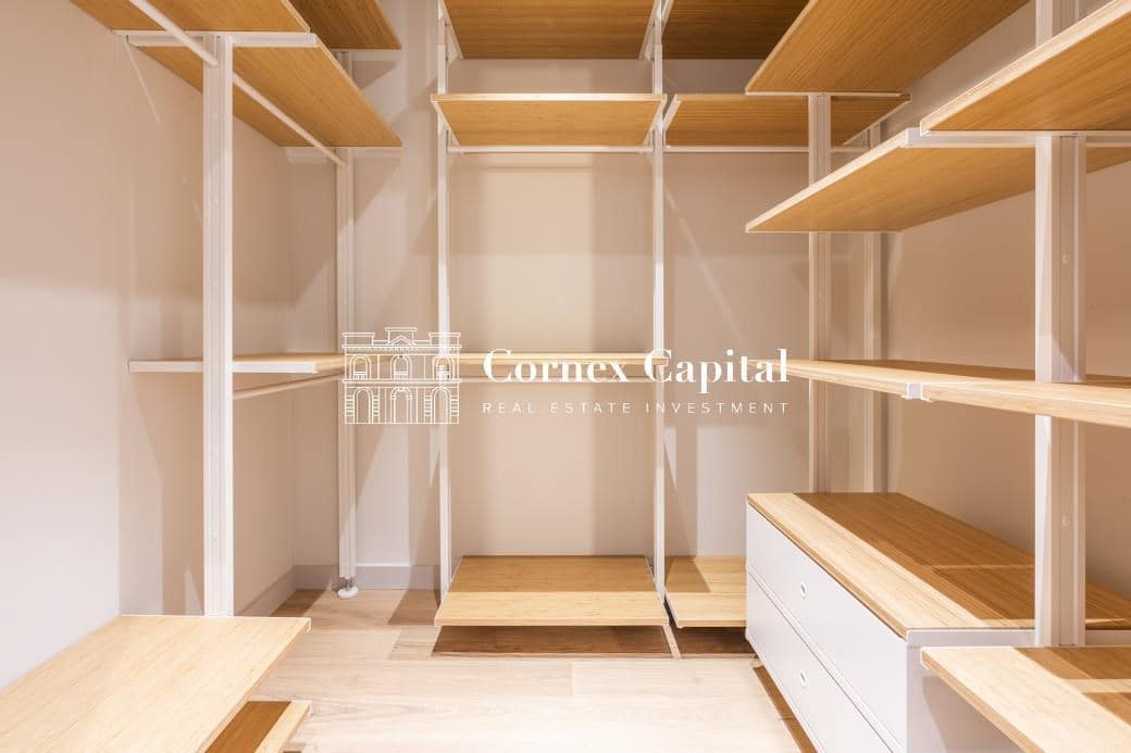 4 soveværelse Lejlighed til salg i Barcelona by - € 1.100.000 (Ref: 8385667)