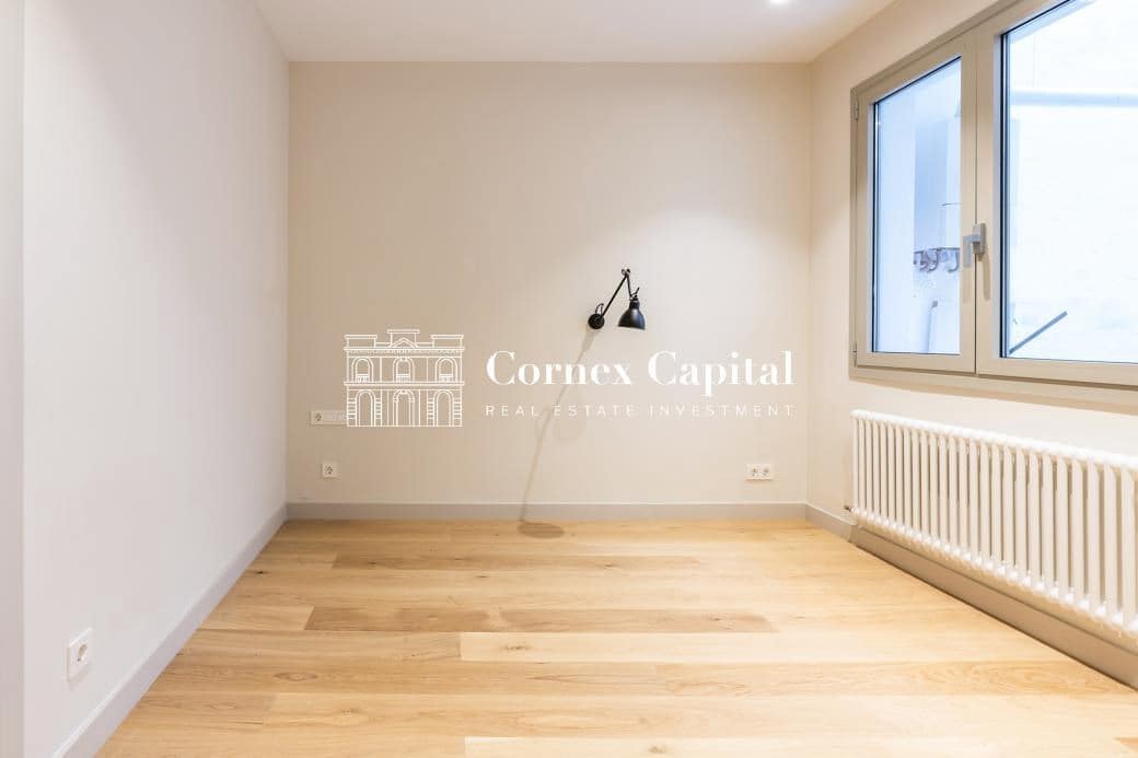 4 soveværelse Lejlighed til salg i Barcelona by - € 1.100.000 (Ref: 8385667)