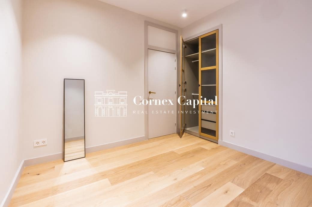 4 soveværelse Lejlighed til salg i Barcelona by - € 1.100.000 (Ref: 8385667)