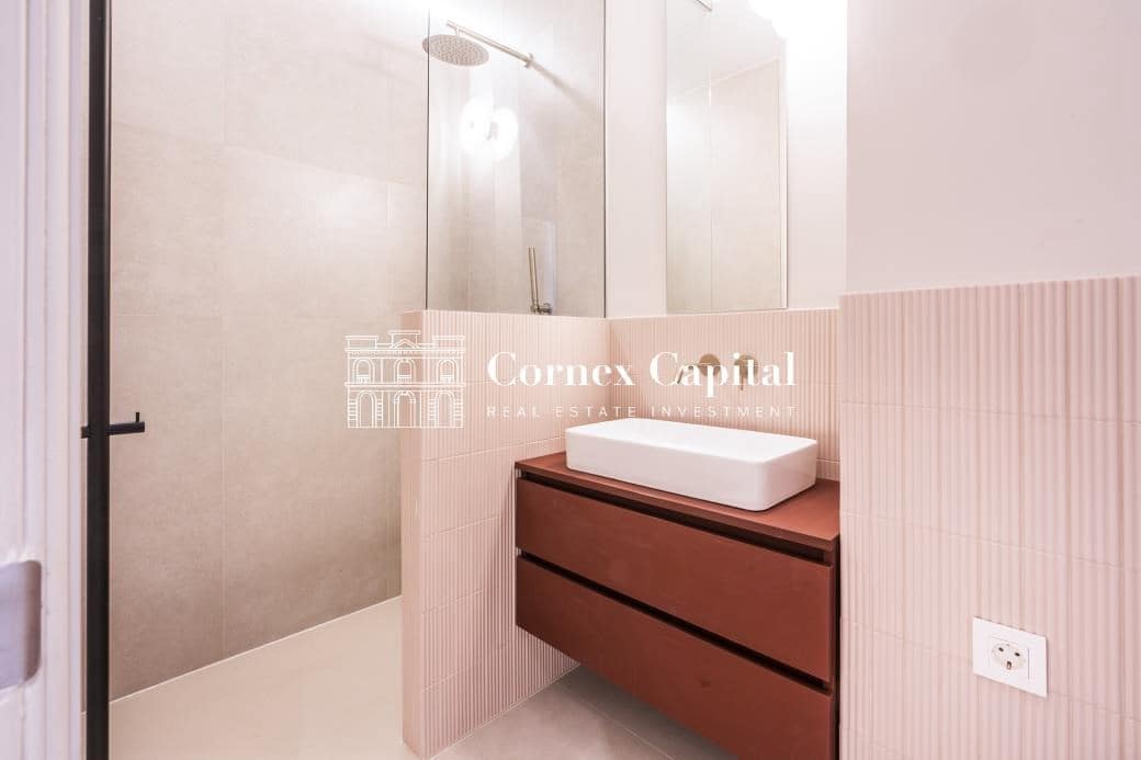 4 soveværelse Lejlighed til salg i Barcelona by - € 1.100.000 (Ref: 8385667)