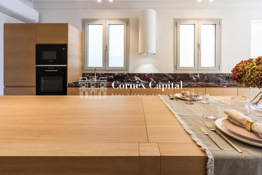 4 soveværelse Lejlighed til salg i Barcelona by - € 1.100.000 (Ref: 8385667)